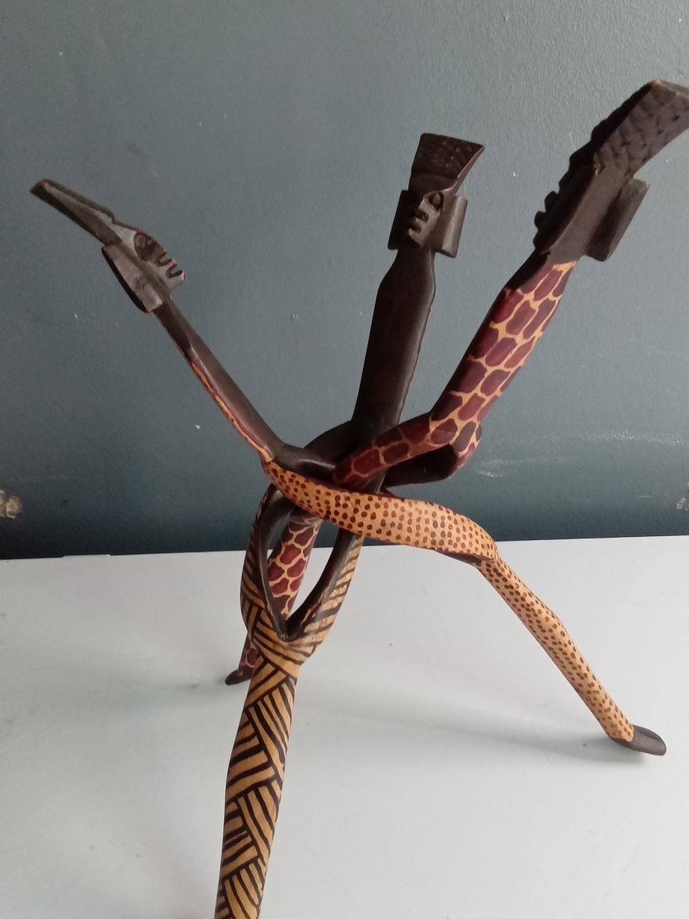 African Hand Carved Interlocking Wood Tripod Bowl Stand Giraffe Folk Art‎ 3 Leg